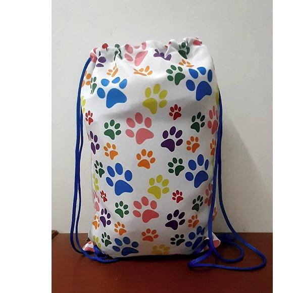 Mochilinha Sacochila Sacolinha Mochila Patinhas de Cachorro 25x35