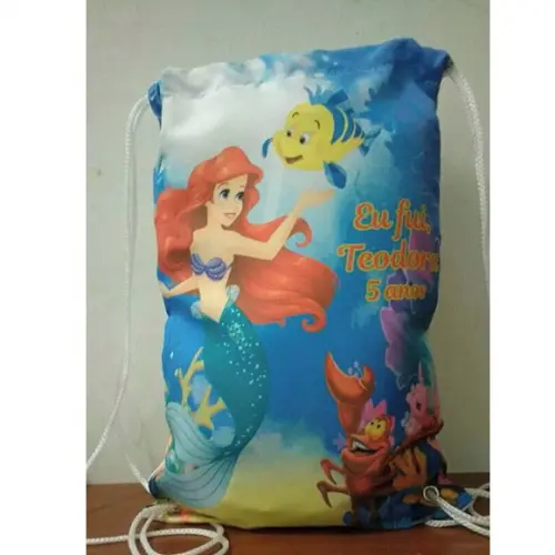 Mochilinha mochila sacolinha sacochila a Pequena Sereia 18x28cm (pequeno)