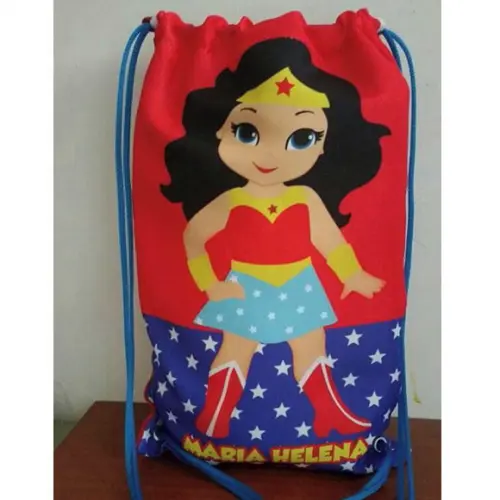 Mochilinha mochila sacochila sacolinha Mulher Maravilha 18x28cm