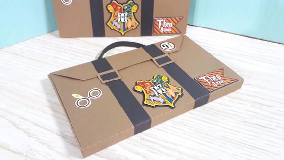 Kit Maleta de Colorir com Faixa e 4 Apliques