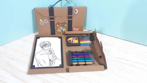 Kit Maleta de Colorir com Faixa e 4 Apliques