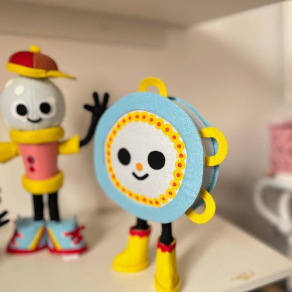 Boneco Pandeireta em Feltro