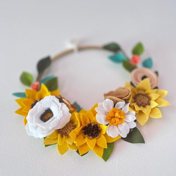 Guirlanda Floral em Feltro