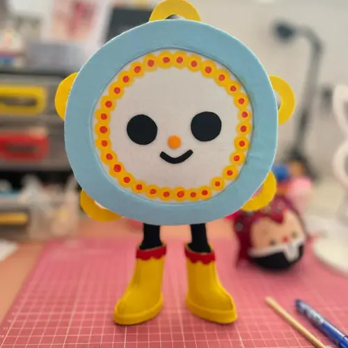 Boneco Pandeireta em Feltro