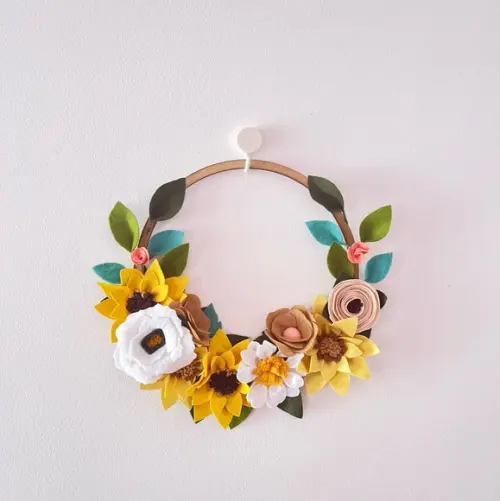 Guirlanda Floral em Feltro