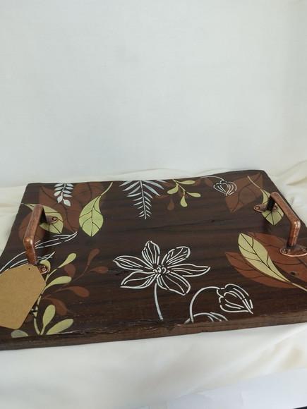 Bandeja em Madeira Bruta Decorada com Pintura Orgânica