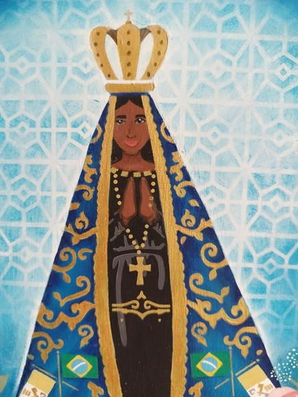 Placa Decorativa em Pinus com Alça de Couro N.sra. Aparecida