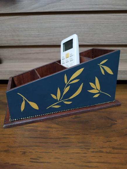 Porta Controle Remoto Pintado à Mão Elegante 4 Divisórias