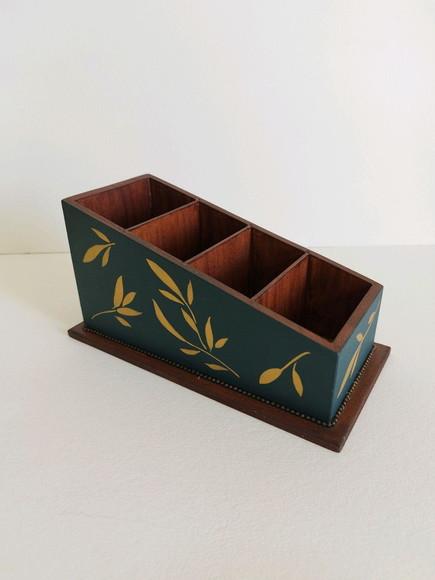 Porta Controle Remoto Pintado à Mão Elegante 4 Divisórias