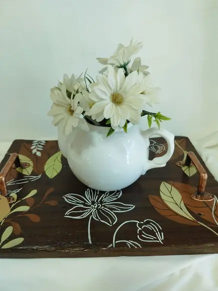 Bandeja em Madeira Bruta Decorada com Pintura Orgânica