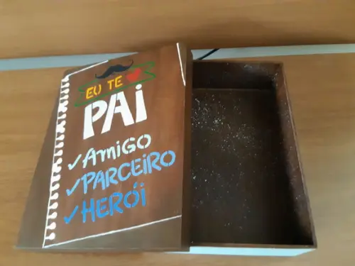 Caixa para Presente Decorada