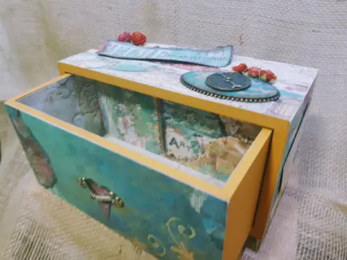 Cômoda de 1 Gaveta Média