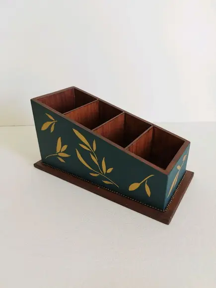 Porta Controle Remoto Pintado à Mão Elegante 4 Divisórias