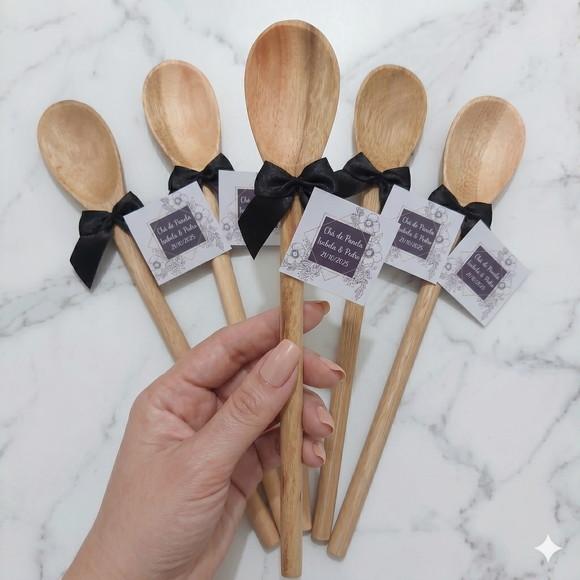 Lembrancinha Colher de Pau Chá Bar Preto