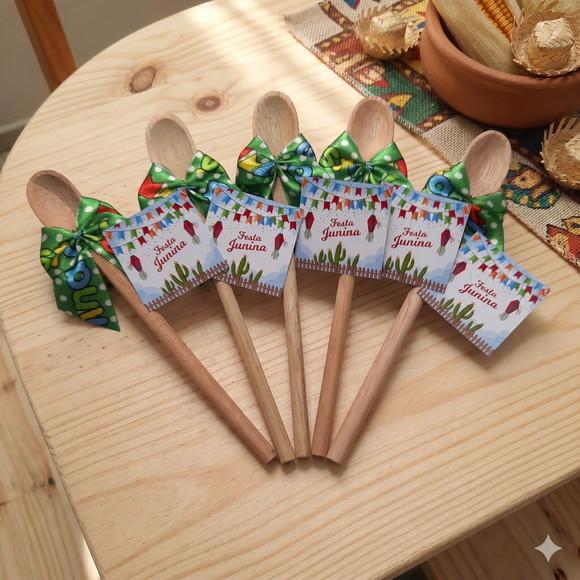 Lembrancinha Festa Junina Nordeste Mini Colher de Pau 16x2cm
