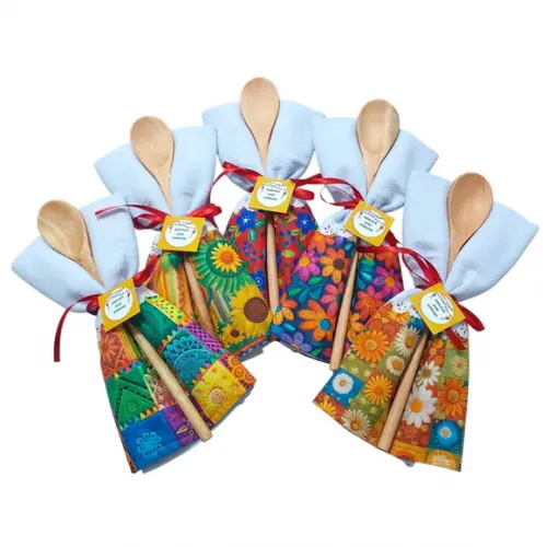 Lembrancinha Arraiá Festa Junina Colher de Madeira e Pano