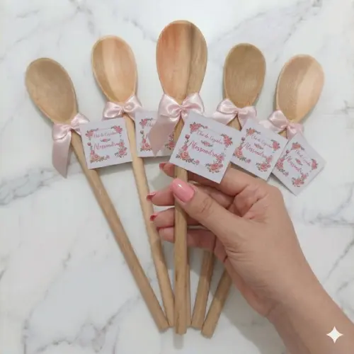 Lembrancinha Chá de Casa Nova Rosa Claro Colher de Pau