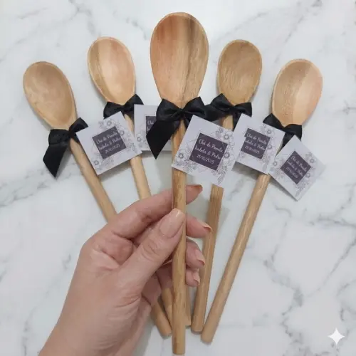 Lembrancinha Colher de Pau Chá Bar Preto