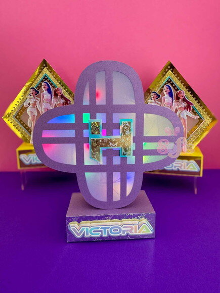 Arquivo de Corte Centro de Mesa Huntrix Kpop Studio Svg