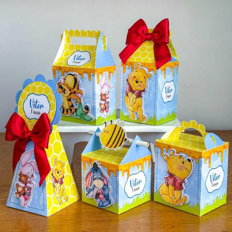 Kit 10 Caixinhas Personalizadas Ursinho Pooh Com Laços e Aplique