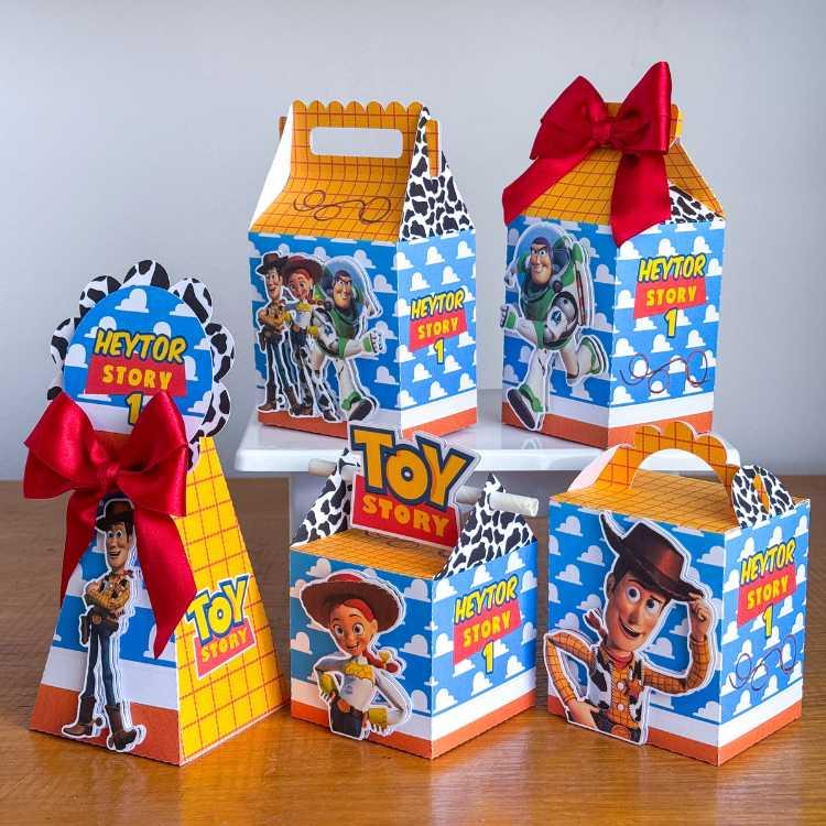 Kit 10 Caixinhas Personalizadas Toy Story Com Laços e Apliques P