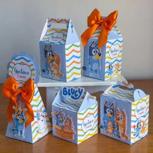 Kit 10 Caixinhas Personalizadas Bluey Menino Com Laços e Aplique