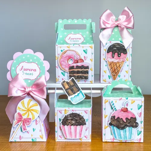 Kit 10 Caixinhas Personalizadas Confeitaria Com Laços e Apliques PEGUE E MONTE (LEIA A DESCRIÇÃO)