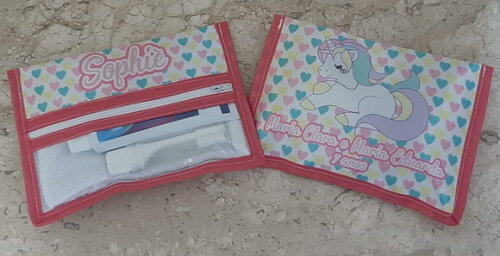 Necessarie de Lona com Visor com Kit Higiene