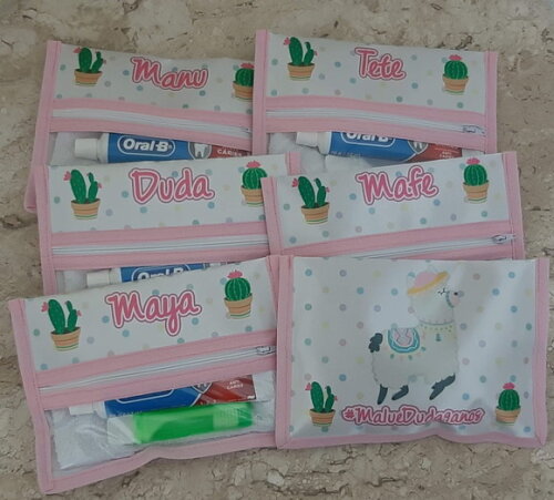 Necessarie de Lona com Visor com Kit Higiene