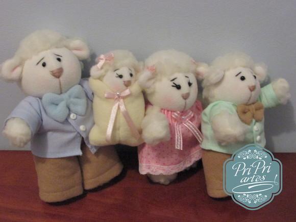 Mini Família ovelhinha pelúcia