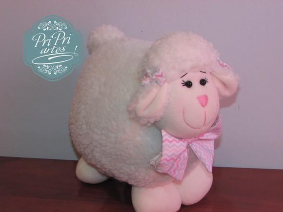 Ovelhinha Pelúcia Bola Tamanho 25cm de altura