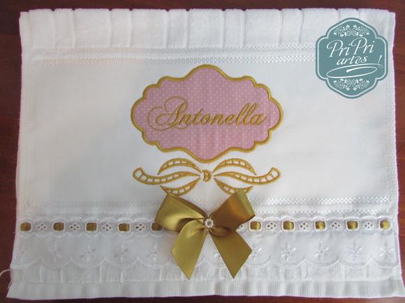 Toalha Bordada com Moldura