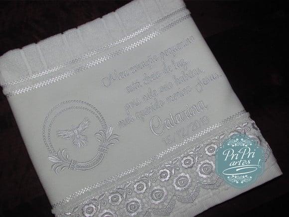 Toalha de Batizado com Renda Guipir e Oração