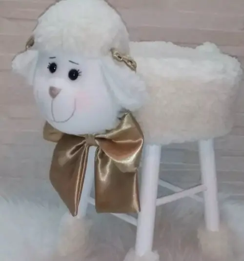 Banquinho Ovelha ou Carneirinho