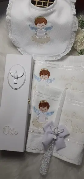 Caixa Porta Vela, Vela Decorada , 2 Toalhas e 1 Babador de B