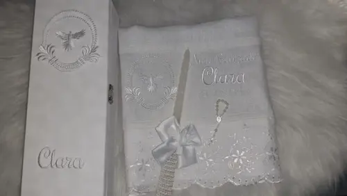 Kit Caixa e Toalha de Linho Personaliza com Vela Decorada