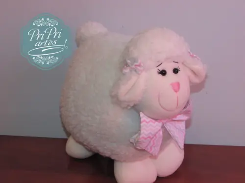 Ovelhinha Pelúcia Bola Tamanho 25cm de altura