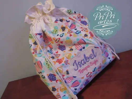 Saquinho Impermeável de Roupas Suja ( Personalizado)