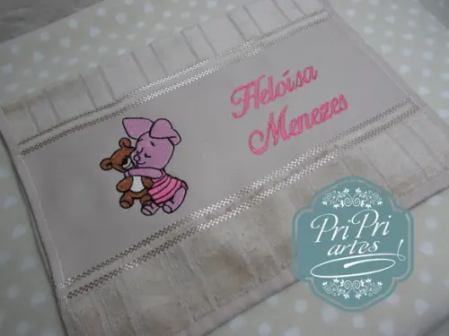 Toalha Bordada Turminha Ursinho Pooh