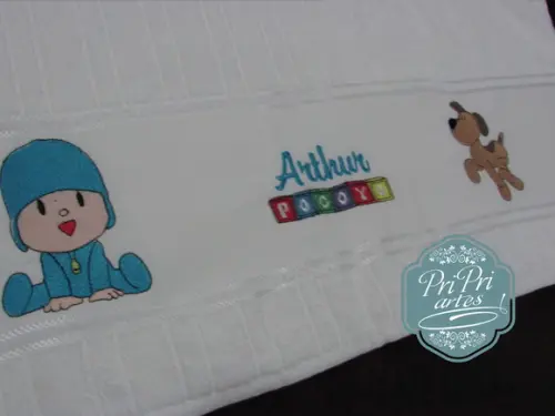 Toalha de Banho Bordada Personagem Pocoyo