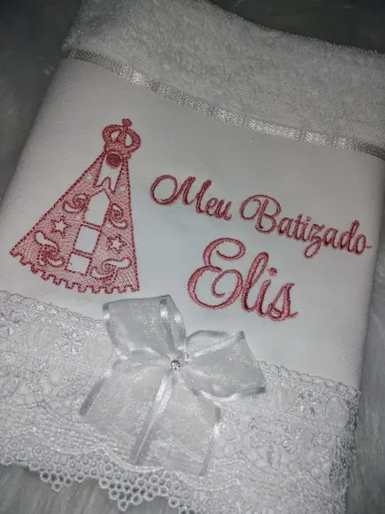Toalhinha de Batizado com Renda Guipir