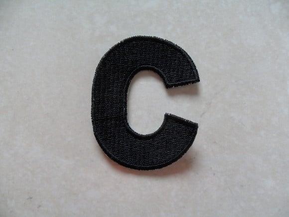 Patch Bordado Termocolante Letra c