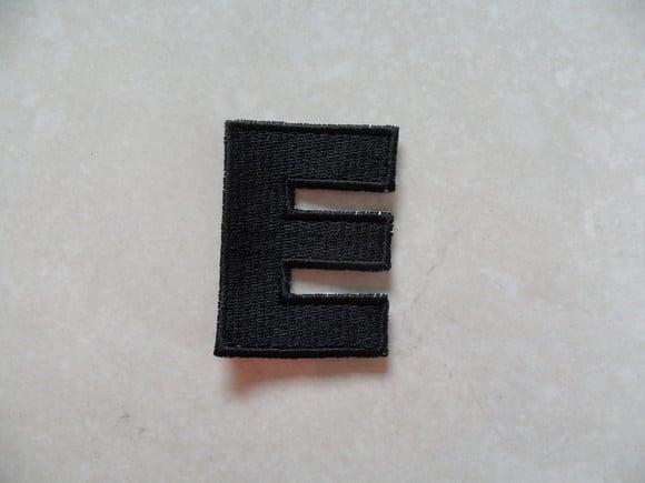Patch Bordado Termocolante Letra e