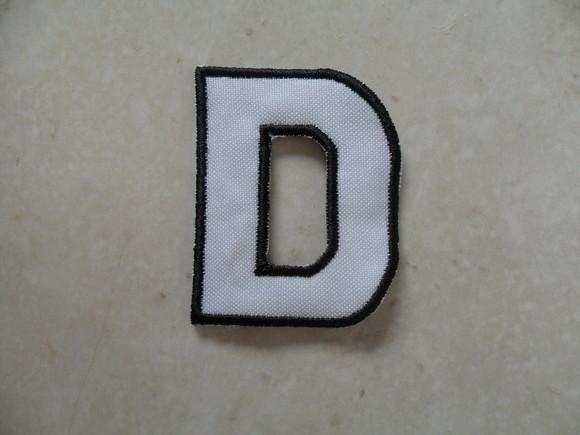Patch Bordado Termocolante Letra D Contorno
