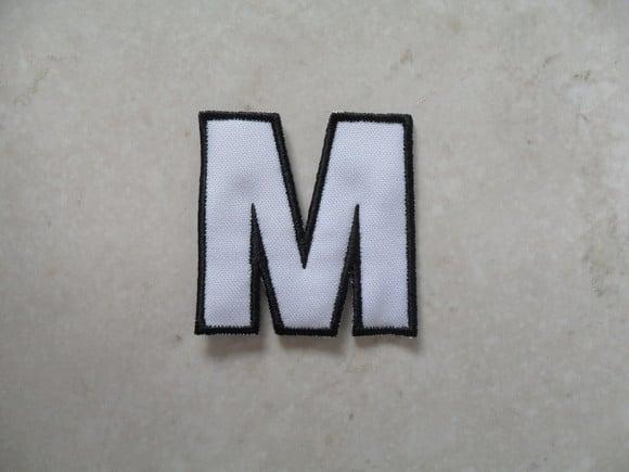 Patch Bordado Termocolante Letra m Contorno
