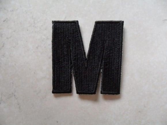 Patch Bordado Termocolante Letra m