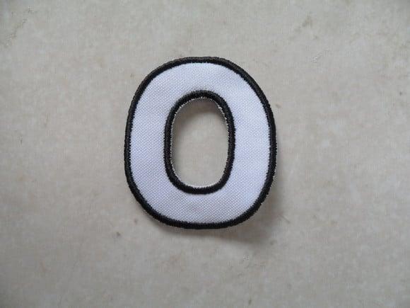 Patch Bordado Termocolante Letra o Contorno