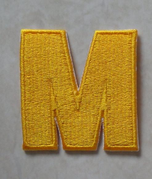 Patch Bordado Termocolante Letra m