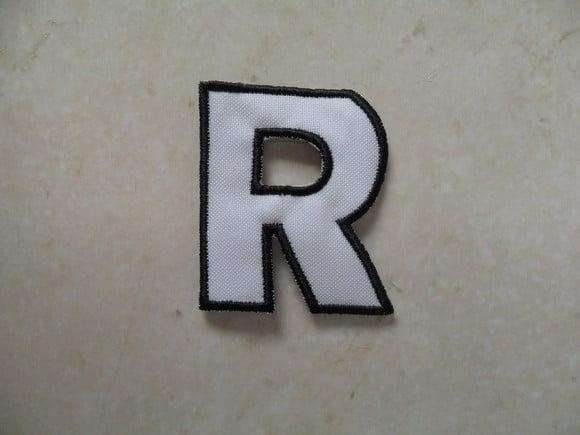 Patch Bordado Termocolante Letra R Contorno