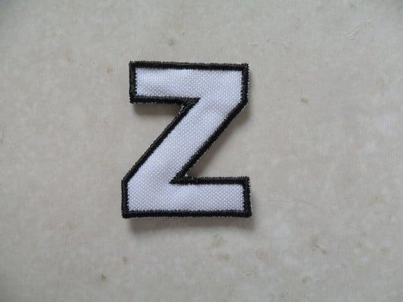 Patch Bordado Termocolante Letra Z Contorno